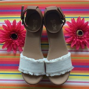 Brash Platform Sandals Size 8